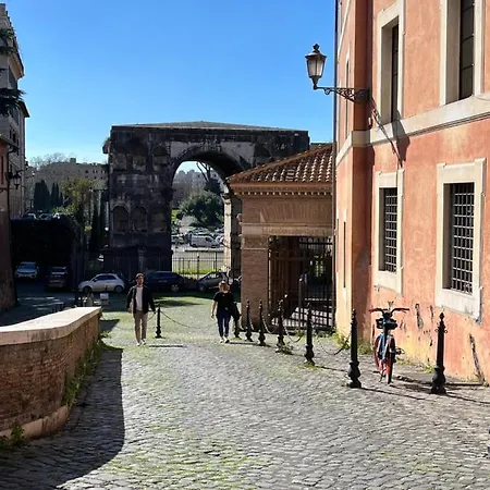 Shabby Studio- Ai Fori Imperiali * Rome
